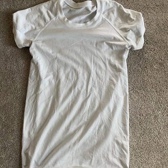 LULULEMON SWIFTLY TECH- WHITE SIZE 6 - Picture 1 of 3